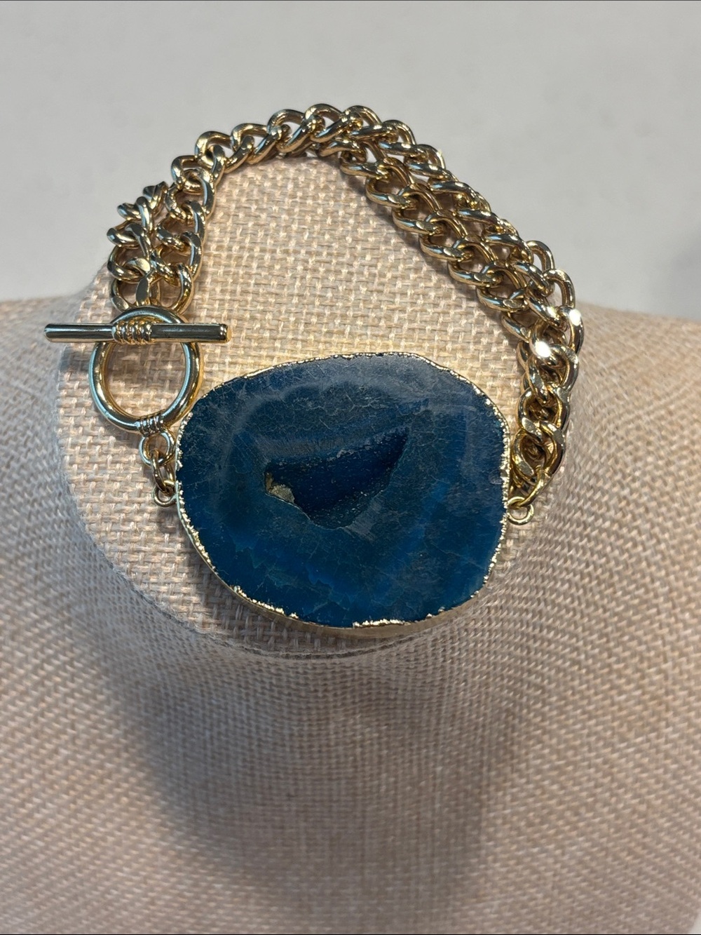 Gold Chain Bracelet with Blue Agate Slice